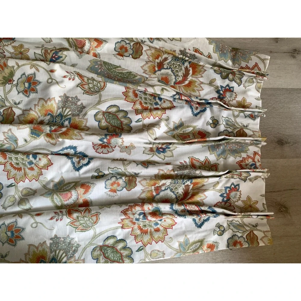 2 panels Floral Paisley Lined Curtain 96